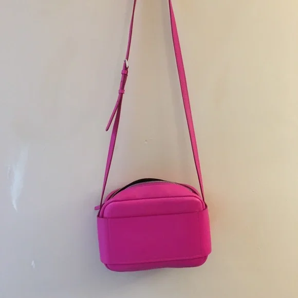 Purse - Picture 1 of 9